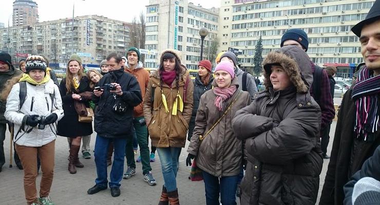 Под Киевским облсоветом митингуют за восстановление кинотеатра Жовтень