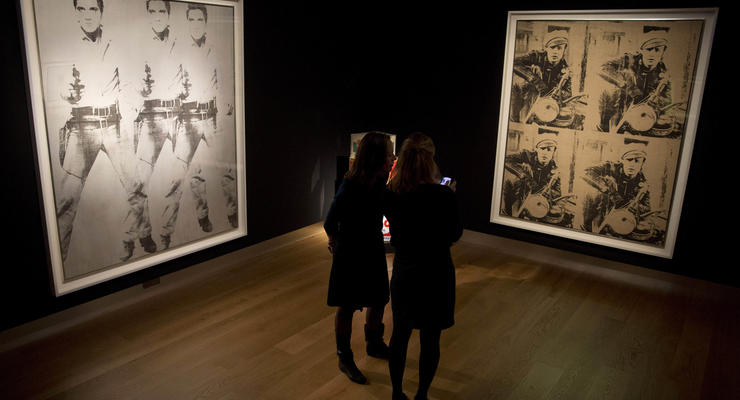 Портреты Пресли и Брандо работы Уорхола были проданы за 151,5 млн долларов