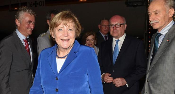 Меркель не ждет "внезапных" изменений от встречи с Путиным