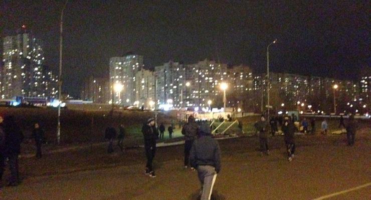 В Киеве на Осокорках произошла драка противников стройки с милицией