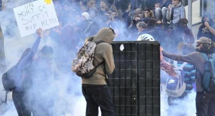 Во Франции возобновились протесты против полицейского насилия