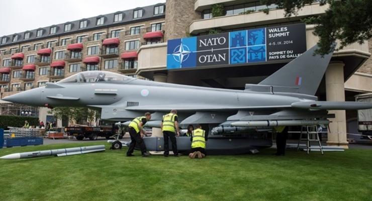 Генсек НАТО призвал Альянс увеличить расходы на оборону вслед за Россией