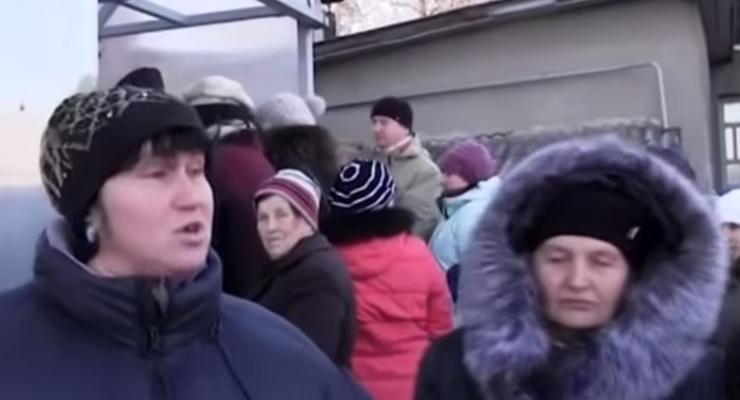 Жительница Донецка: Нам не хватает талонов, каких-нибудь карточек