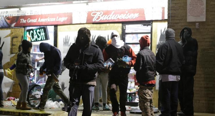 В Фергюсоне арестованы полсотни участников массовых беспорядков