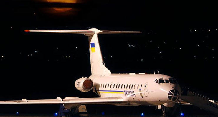По улицам Киева в пятницу ночью провезут огромный самолет