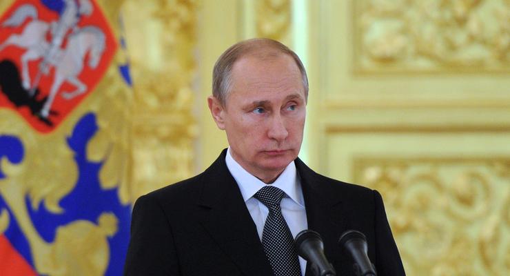Рейтинг доверия к Путину начал снижаться в России
