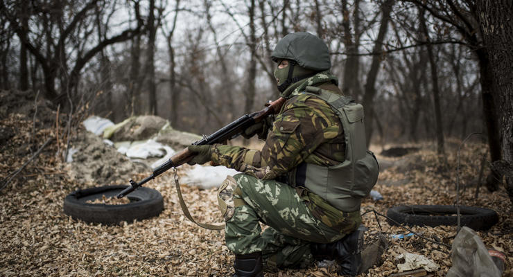 На Луганщине солдаты обстреляли автомобиль с военными, есть жертвы