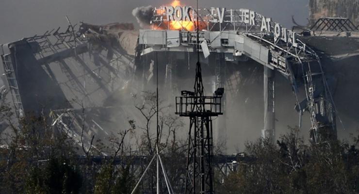 Силовики отбили атаки на аэропорт Донецка, утром бои возобновились