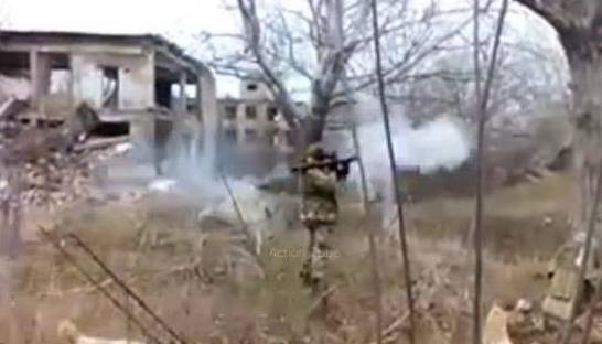 Сепаратисты сняли на видео, как стреляют из гранатомета по зданию