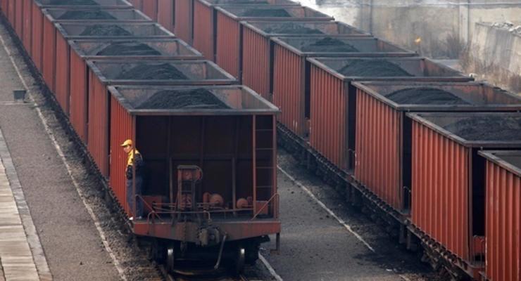 В Волновахе задержали поезд с углем из ДНР