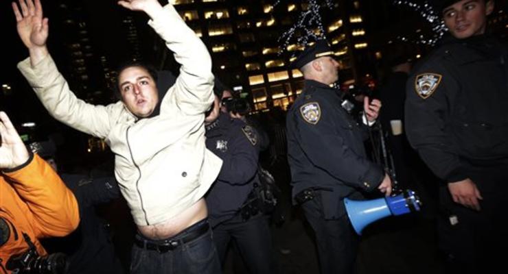 В Нью-Йорке начались протесты из-за отказа привлечь к суду полицейского