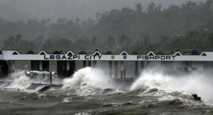 Тайфун Хагупит обрушился на Филиппины