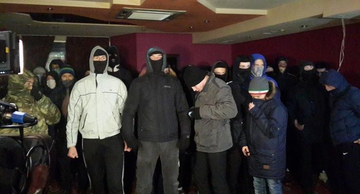 Неизвестные люди разгромили казино возле метро Житомирская