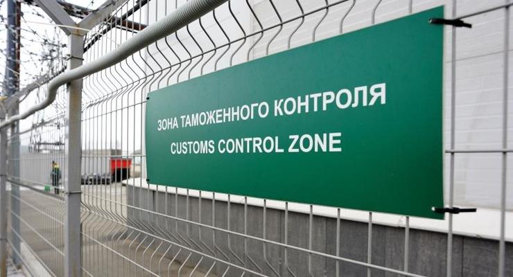 Беларусь возобновила таможенный контроль на границе с Россией