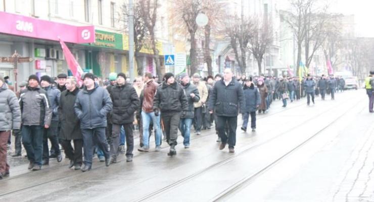 В Виннице прошли маршем против провокаций и "донецкого сценария"
