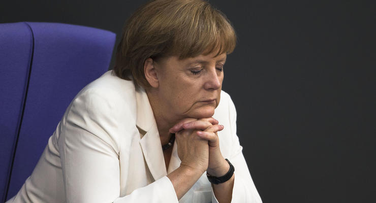Ангеле Меркель неожиданно стало плохо во время интервью
