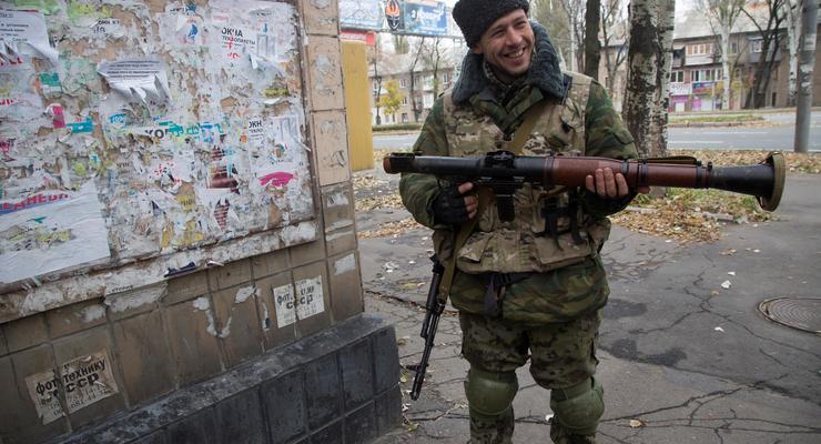 В Донецке захватили и обокрали отделение банка Форум