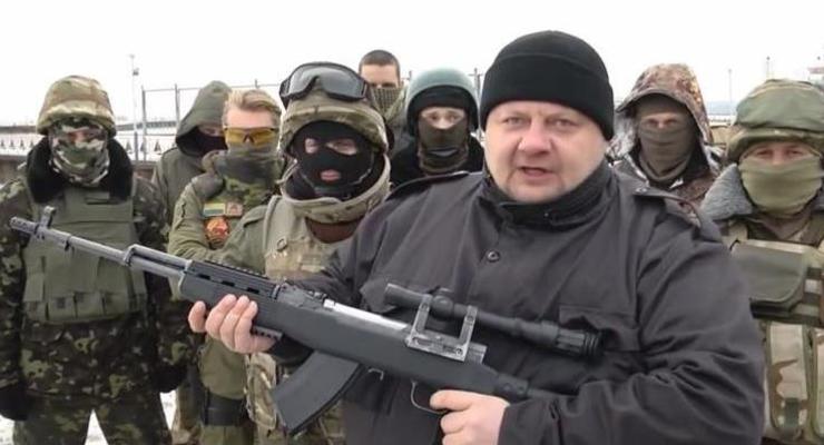 Нардеп Мосийчук публично расстрелял портрет Кадырова