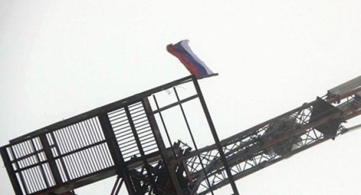 На вышке в Одесской области вывесили российский флаг