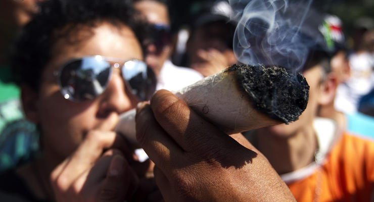 Индейцам в США разрешили торговать марихуаной