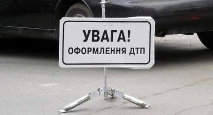 Под Харьковом столкнулись три авто, есть погибшие