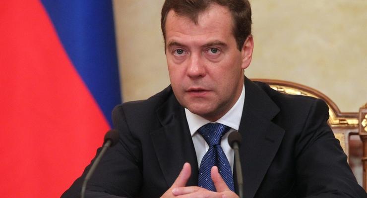 Медведев: С 2015 года в Россию не будут пускать украинских  заробитчан
