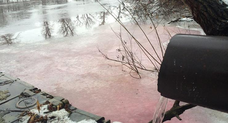 В реку в Киеве сливали опасные химикаты