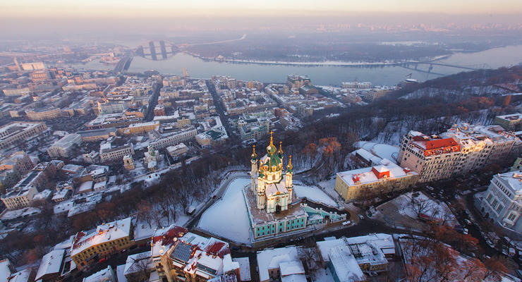 Заснеженный Киев: 19 аэрофото Подола