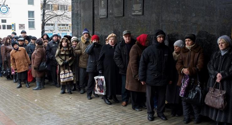 Донецк сегодня: разрушения и очереди за 1000 грн от ДНР