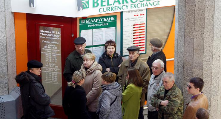 Беларусь ввела экстренный валютный контроль из-за кризиса в России