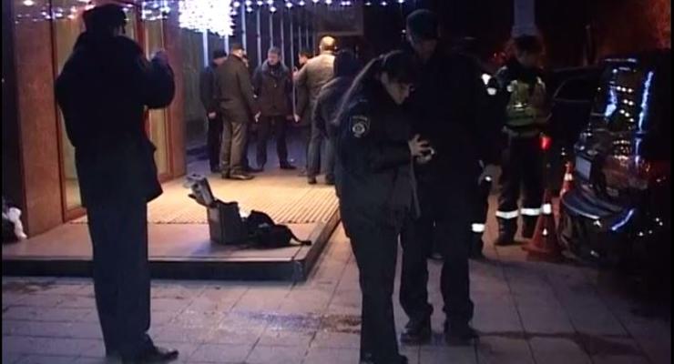 В центре Киева в депутатов бросили гранату