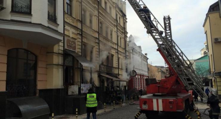 Пожар в столичном ресторане на Подоле тушили более двух часов