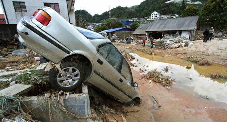 Наводнения в Малайзии: премьер прервал визит в США