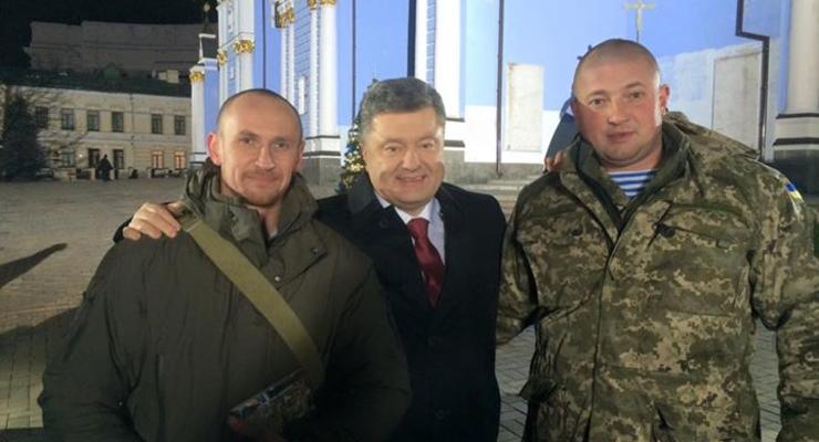 В новогоднем обращении Порошенко поздравит украинцев с "киборгами"