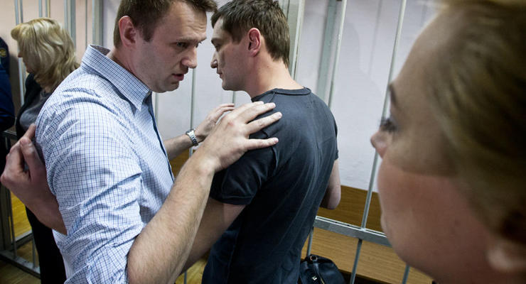 Приговор Навальным: братья признаны виновными