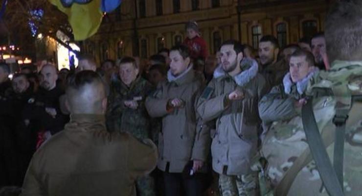 Бойцы "Азова" и "Киевщины" отправились в зону АТО на ротацию