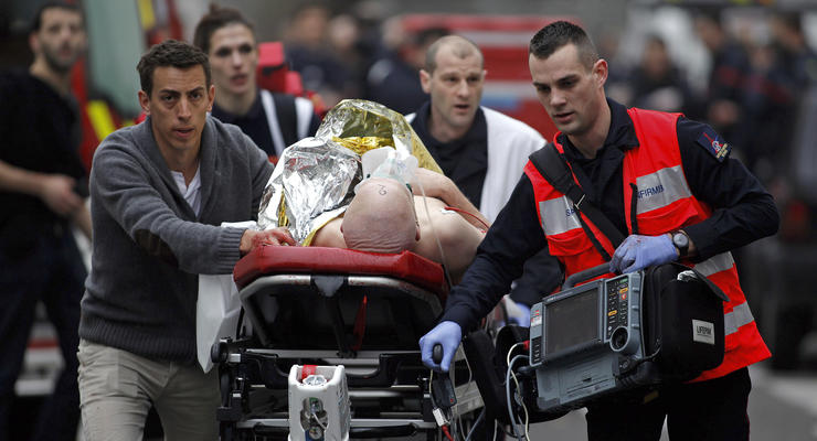 В редакции французcкого журнала Charlie Hebdo застрелены 12 человек