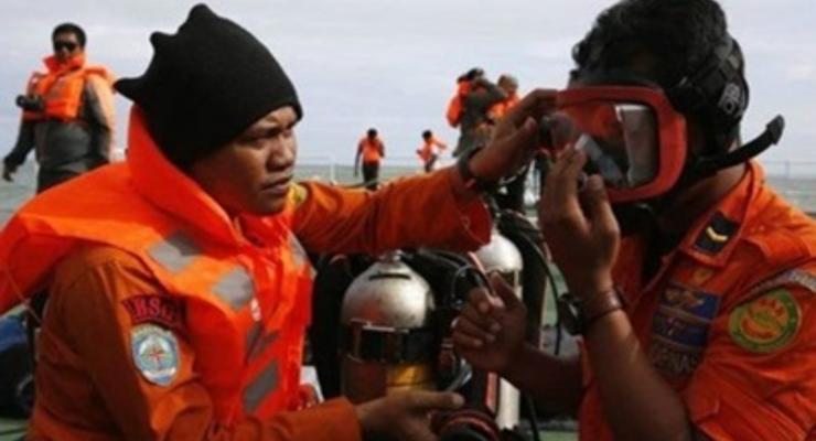 Спасатели, возможно, обнаружили носовую часть самолета AirAsia