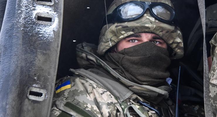 В пятницу украинских военных 24 раза обстреляли на Донбассе