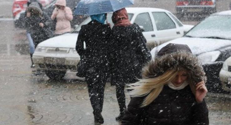 Украинцев ожидают мокрый снег с дождем