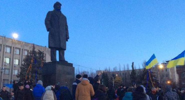 В Славянске хотят снести памятник Ленину
