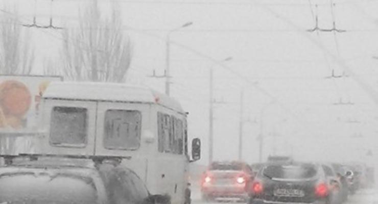 На Одесчине снегопады вновь ограничили движение транспорта