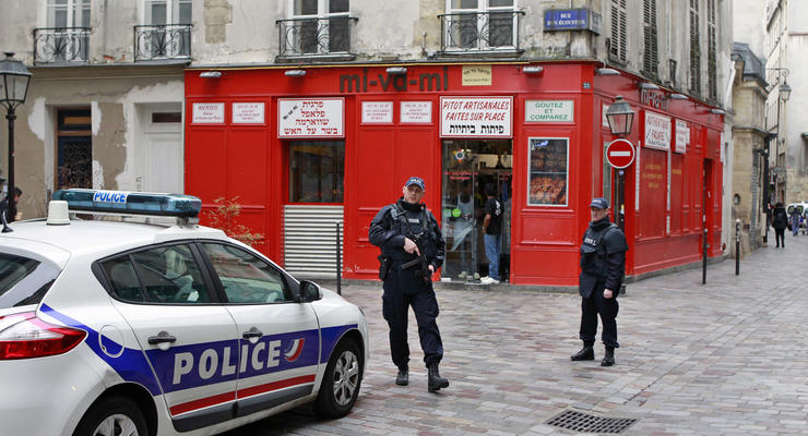 В Париже разыскивают шестерых сообщников террористов – СМИ