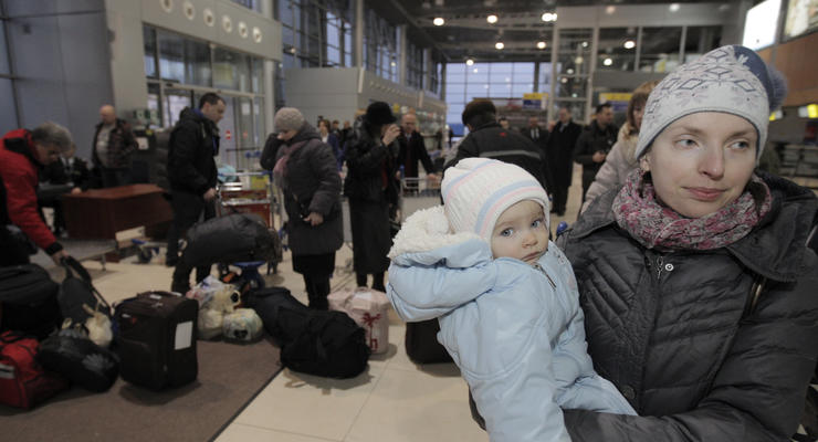 Все эвакуированные с Донбасса поляки улетели из Харькова
