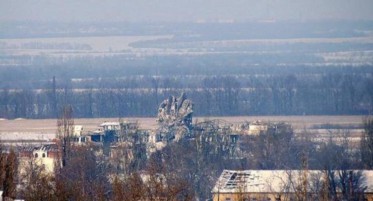 Бой за аэропорт Донецка: боевики вплотную подошли к позициям "киборгов"