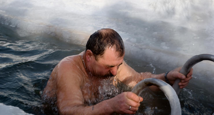 Крещение: Киевские депутаты будут купаться в Гидропарке
