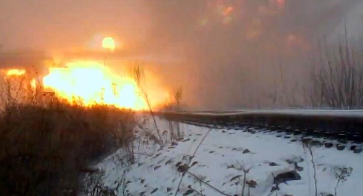 Сепаратисты показали видео подрыва моста в Луганской области