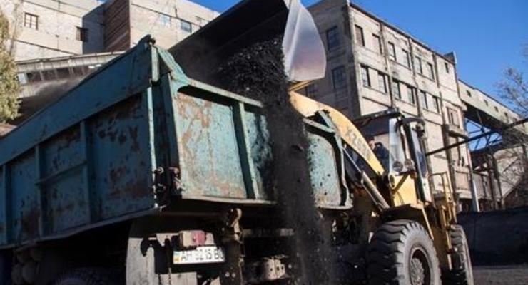 Донецкие пограничники задержали грузовики с 60 тоннами угля