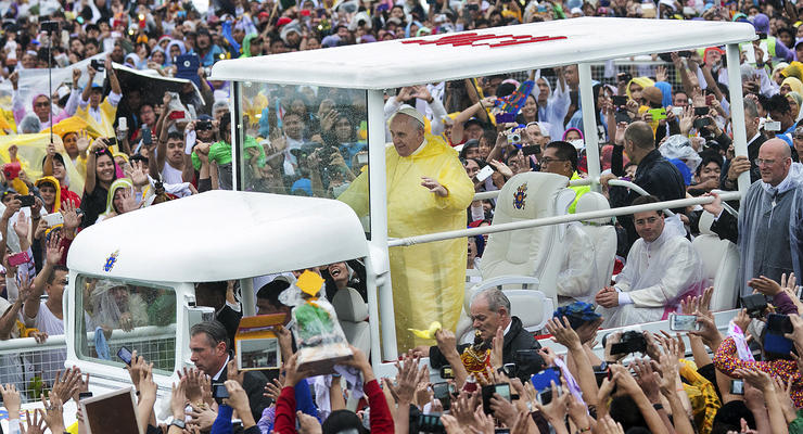 Папа римский в Маниле раскритиковал современную бездуховность