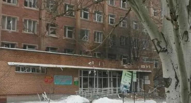 В больницу Донецка попал снаряд - СМИ